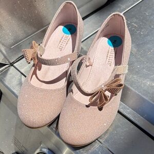 Seychelles Sparkly Tan Kids Dress Shoes Size 2